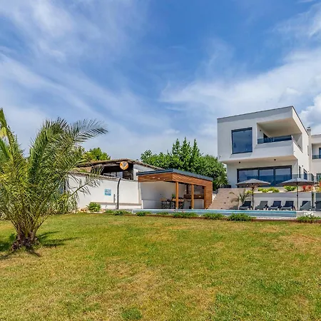 Holiday home Cozy In With Sauna *